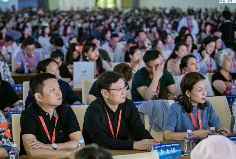 E:\雜項\稿費\2019\4月份修改后的\壯闊東方潮，品質(zhì)新幼教\圖片1.png